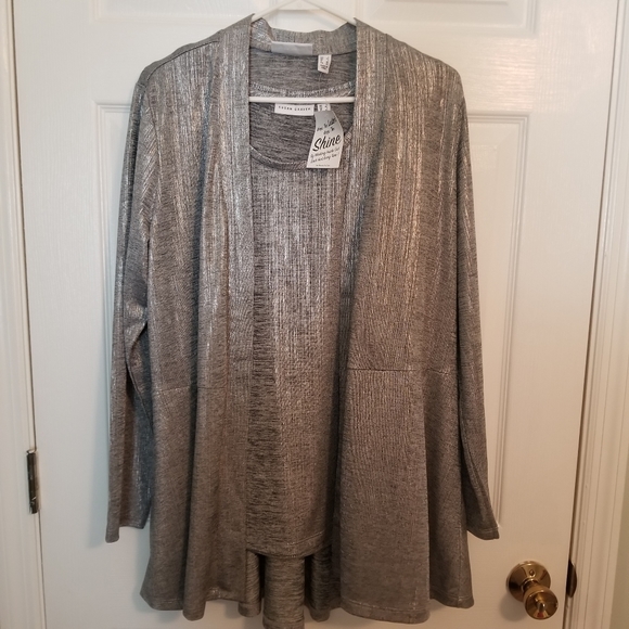 Susan Graver Tops - NWT 2 pc Susan Graver Foil Print Cardigan Tank Set